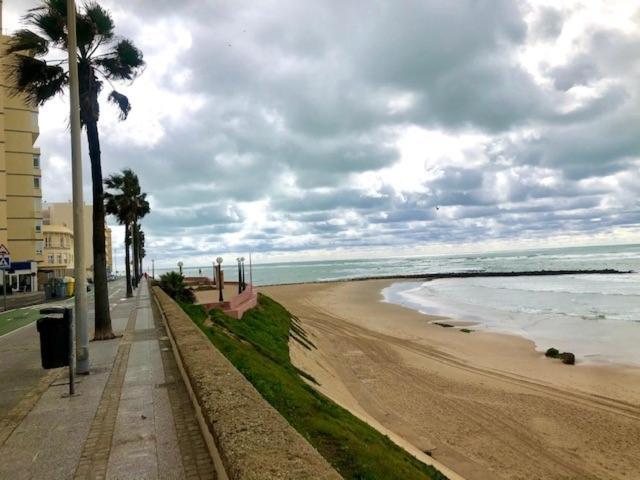 Ferienwohnung Gatu Premium Duplex Confort Junto A La Playa, Wifi Y Aire Acc Cádiz Exterior foto
